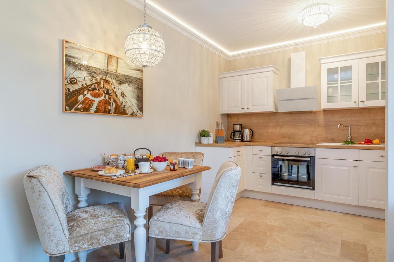 Traumhaus Unter Reet Apartment Zingst Bagian luar foto